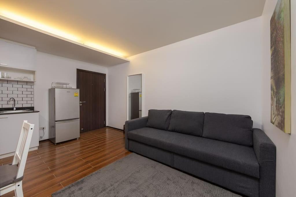 Renovated In The Title Phase I, Apartment